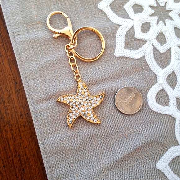 💥SALE💥NEW Starfish Rhinestone White & Gold Keychain - Picture 2 of 3